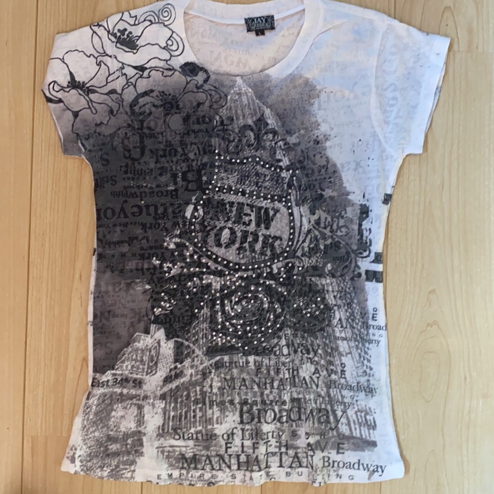 Women’s New York T Shirt size M